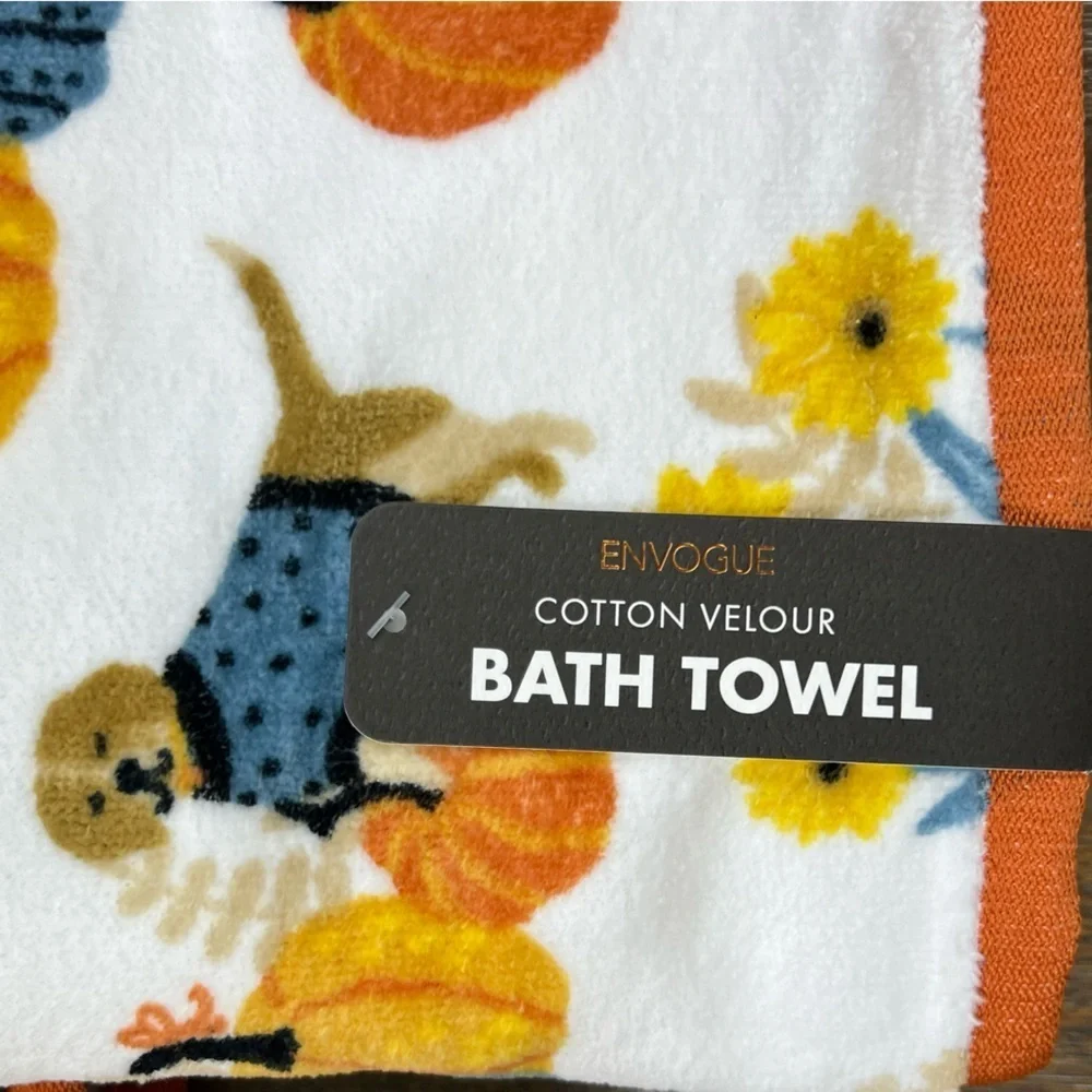 Envogue - ‘Pumpkins & Dogs’ bath towel set. NWT Last One! Firm!